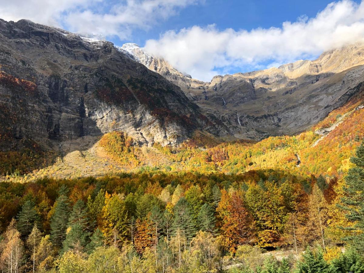 Hostal Pirineos Meliz Bielsa Buitenkant foto